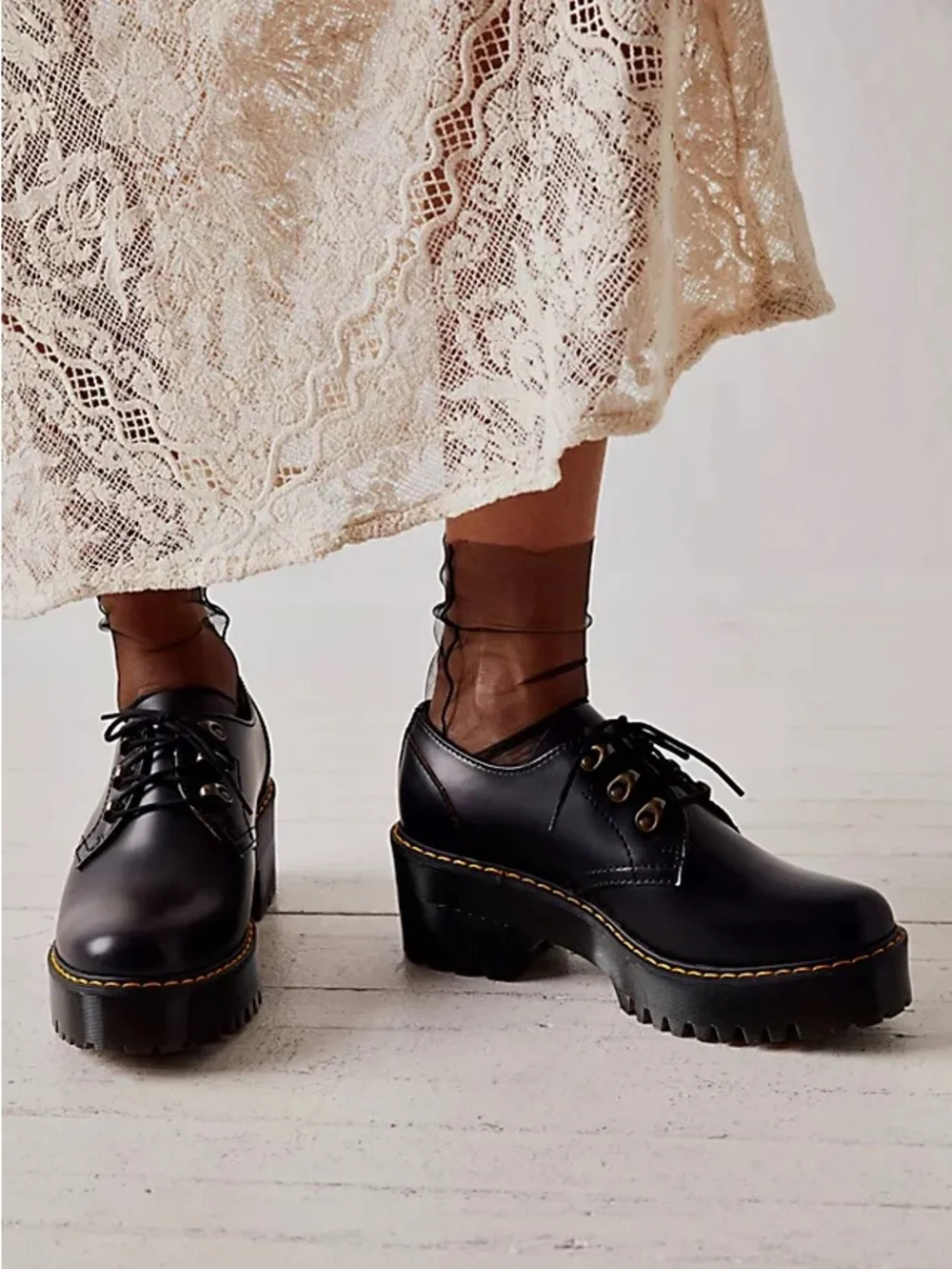 Dr. Martens Leona Lo Black Leather Platform Heeled Oxford Shoes 9